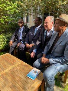 Signature historique au Salon du Livre Africain de Paris : Douala et Paris unissent leurs forces pour le rayonnement du livre africain.