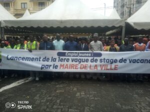 Douala : la Communauté Urbaine lance la première vague de l&rsquo;édition 2026 des stages de vacances pour plus de 700 jeunes.